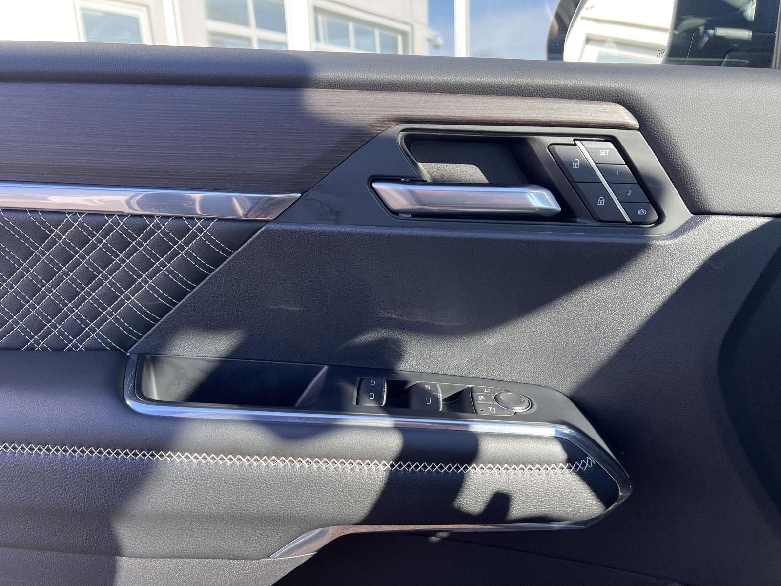 2024 GMC Acadia AWD Denali