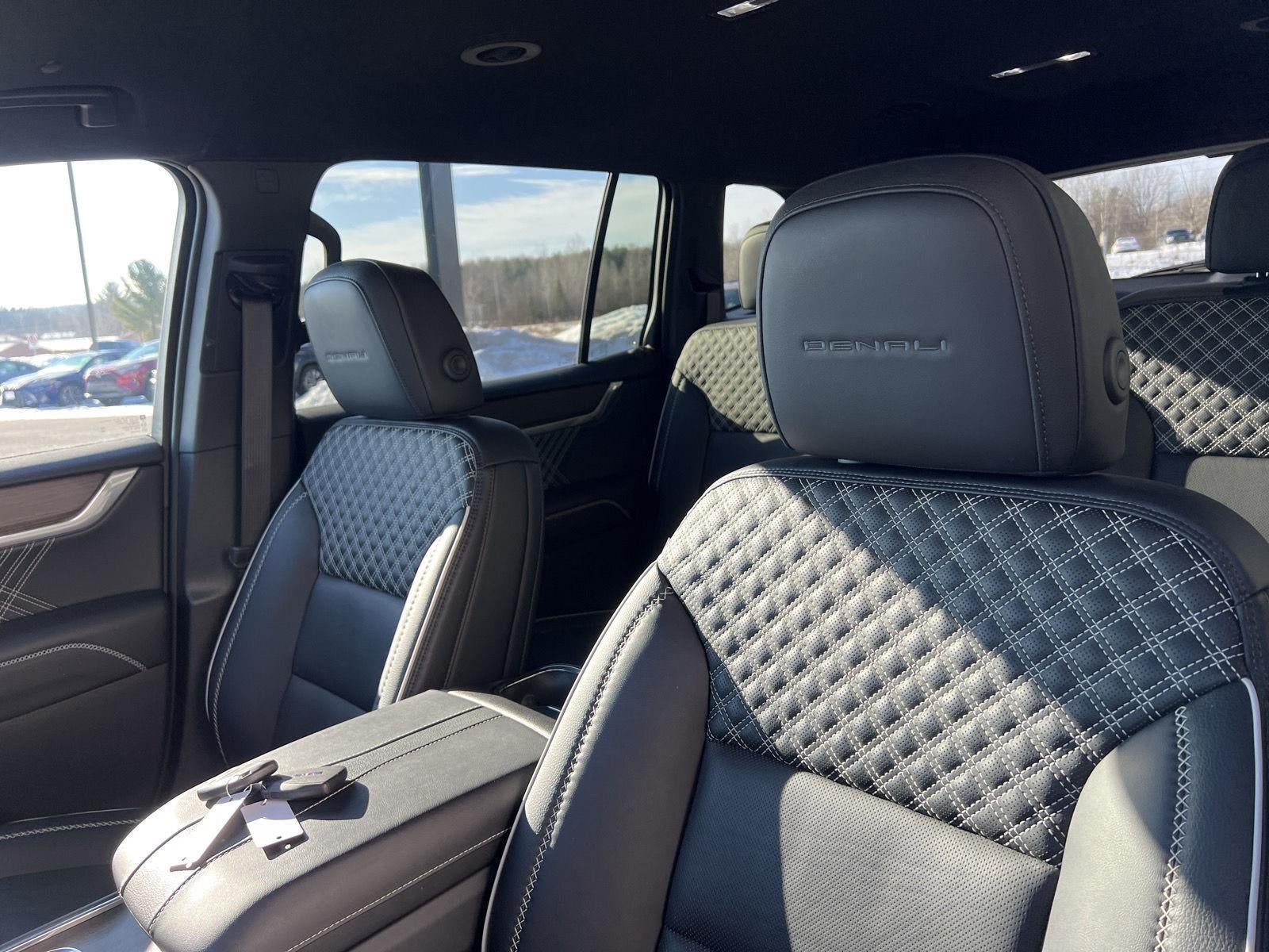 2024 GMC Acadia AWD Denali