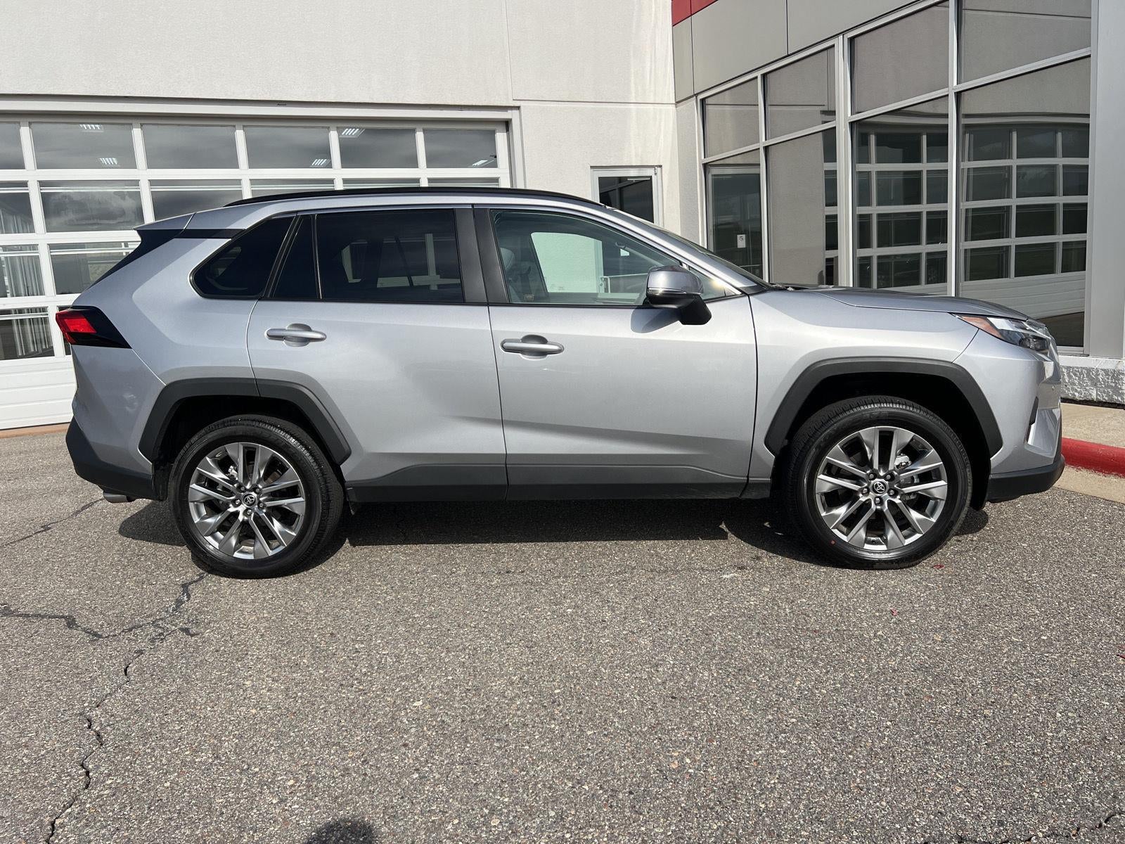 2025 Toyota RAV4 XLE Premium