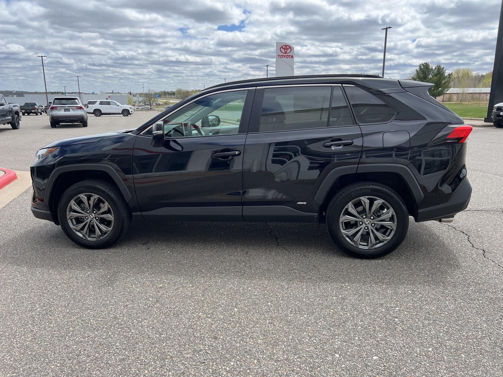 2024 Toyota RAV4 Hybrid XLE Premium