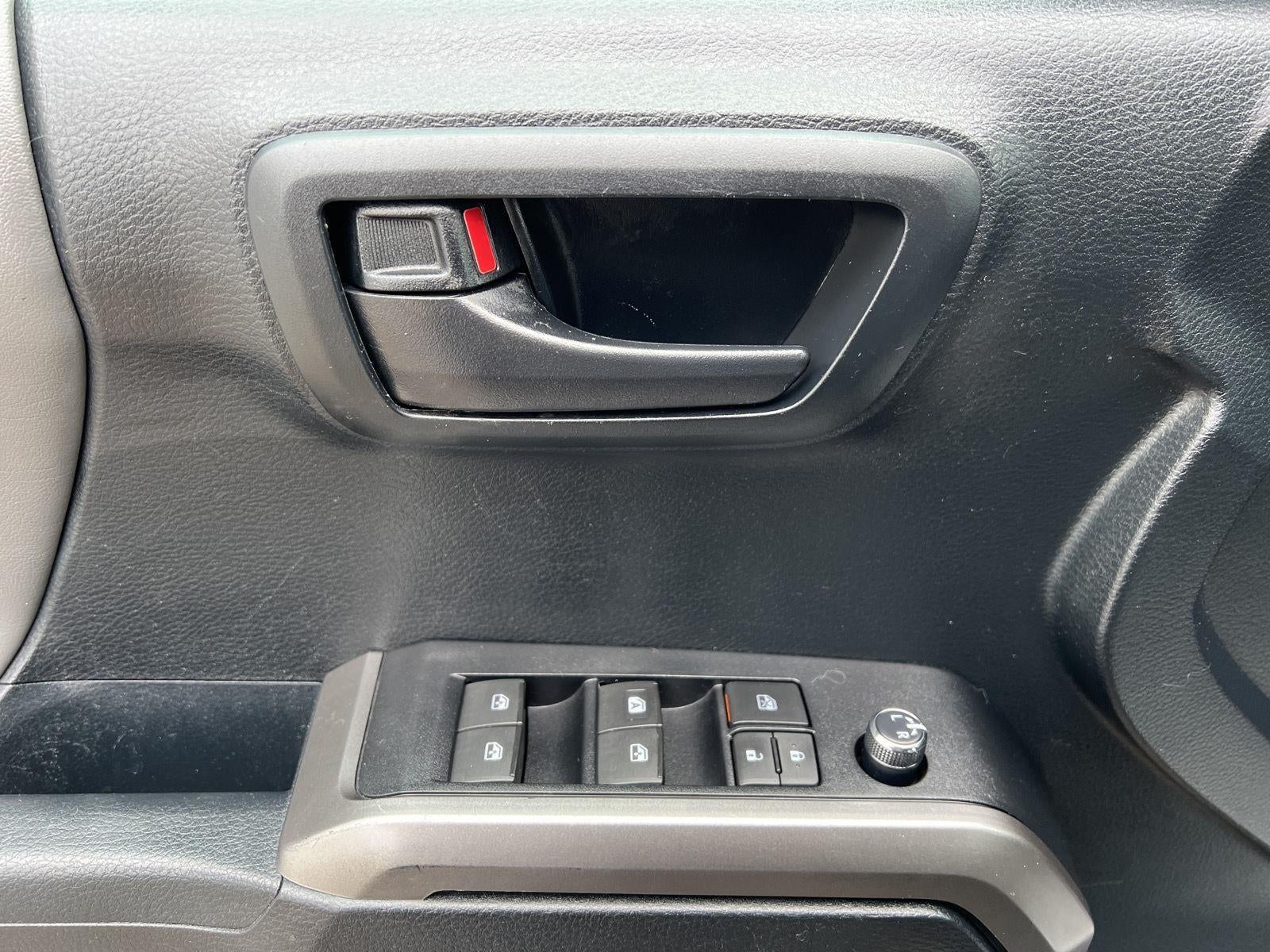 2016 Toyota Tacoma SR5