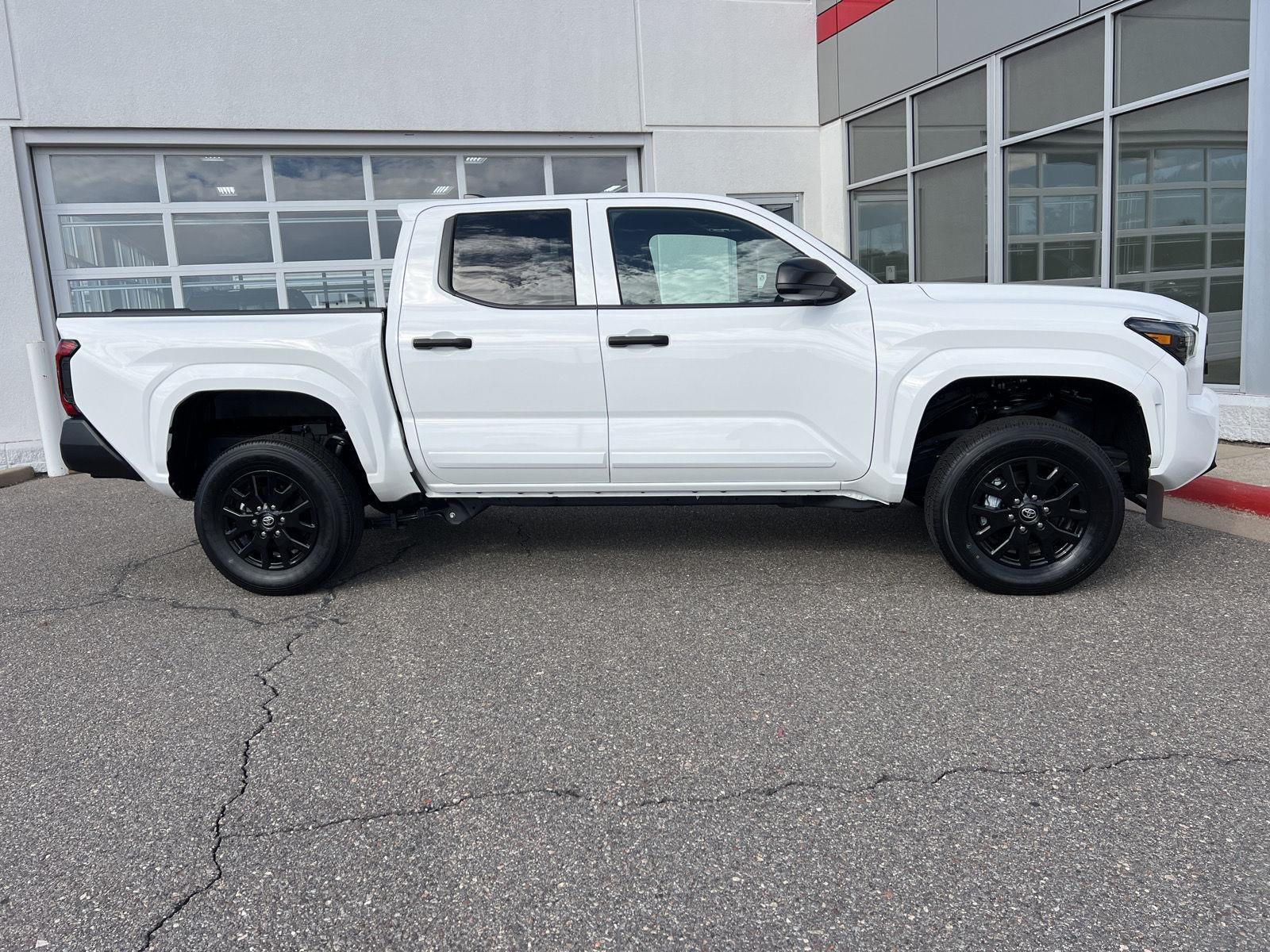 2026 Toyota TACOMA 4WD SR DOUBLE CAB 5' BED AT