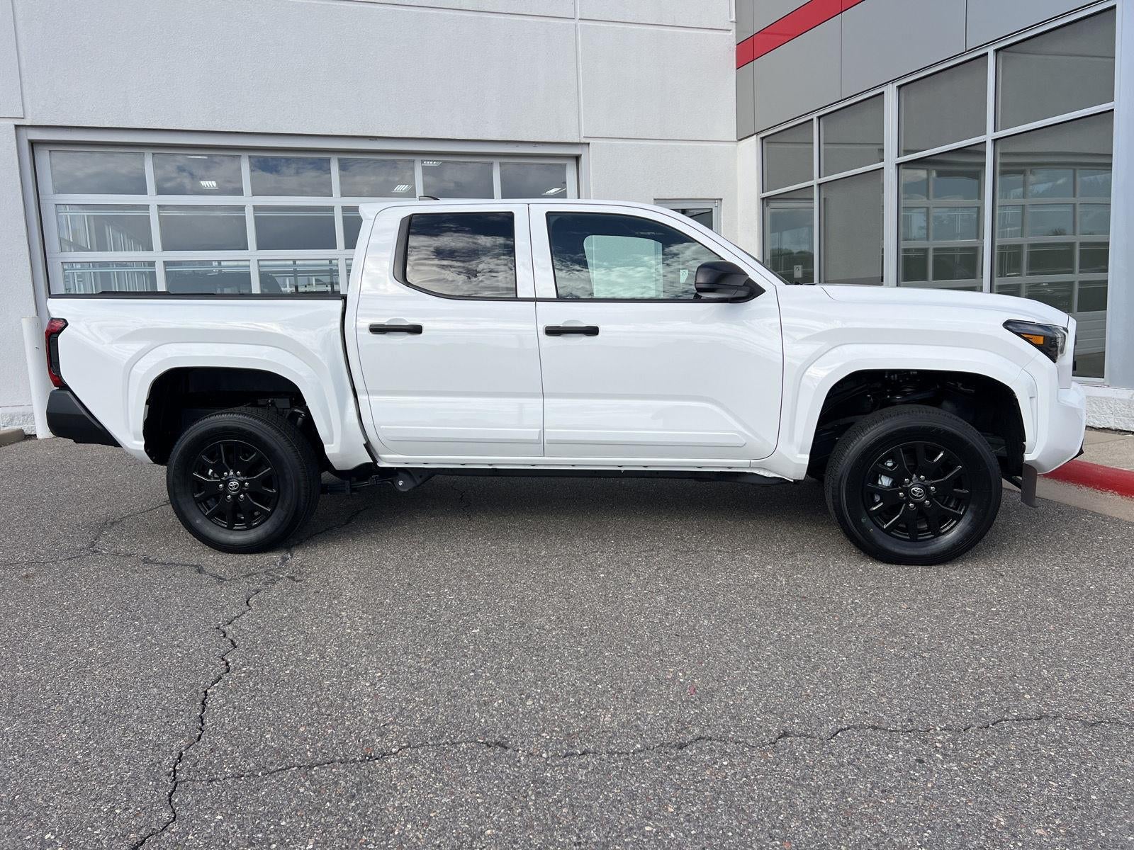 2026 Toyota TACOMA 4WD SR DOUBLE CAB 5' BED AT