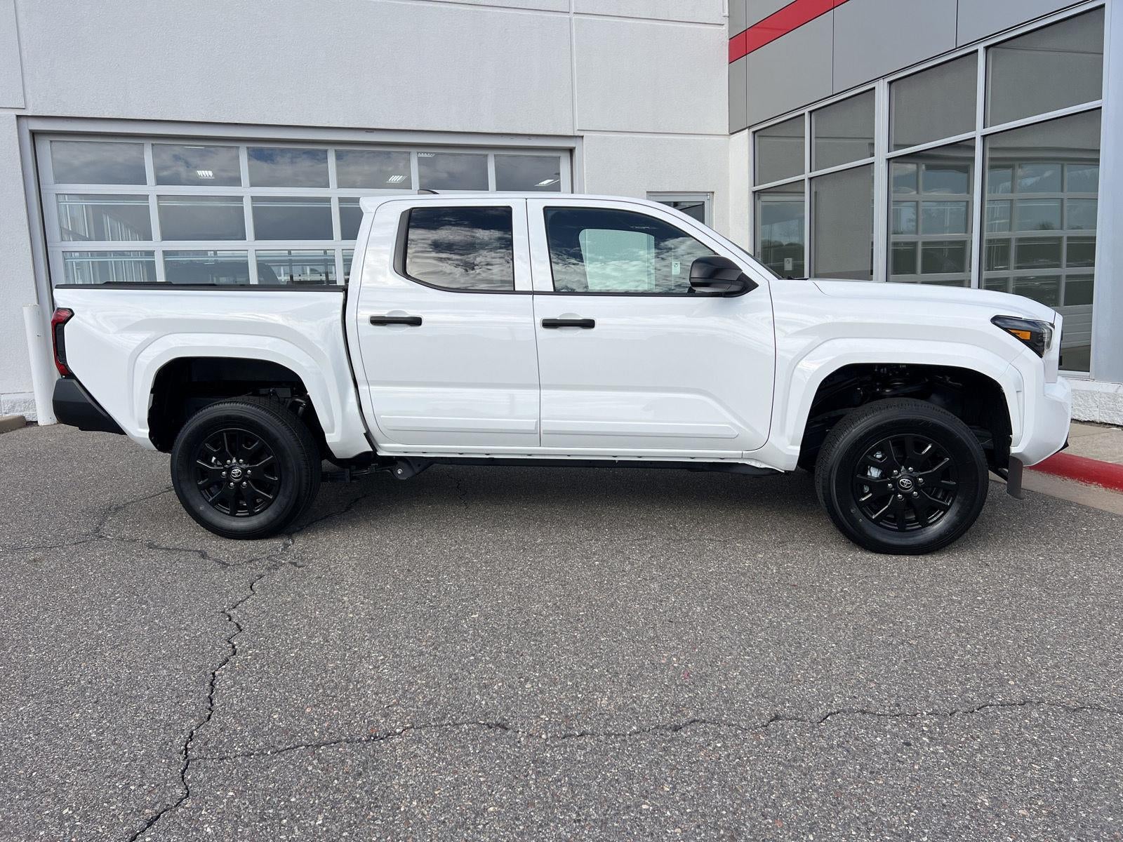 2026 Toyota TACOMA 4WD SR DOUBLE CAB 5' BED AT
