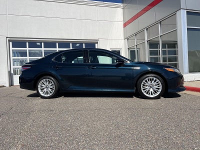 2019 Toyota Camry Hybrid XLE