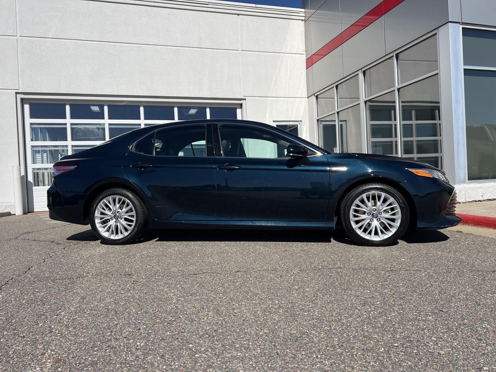 2019 Toyota Camry Hybrid XLE