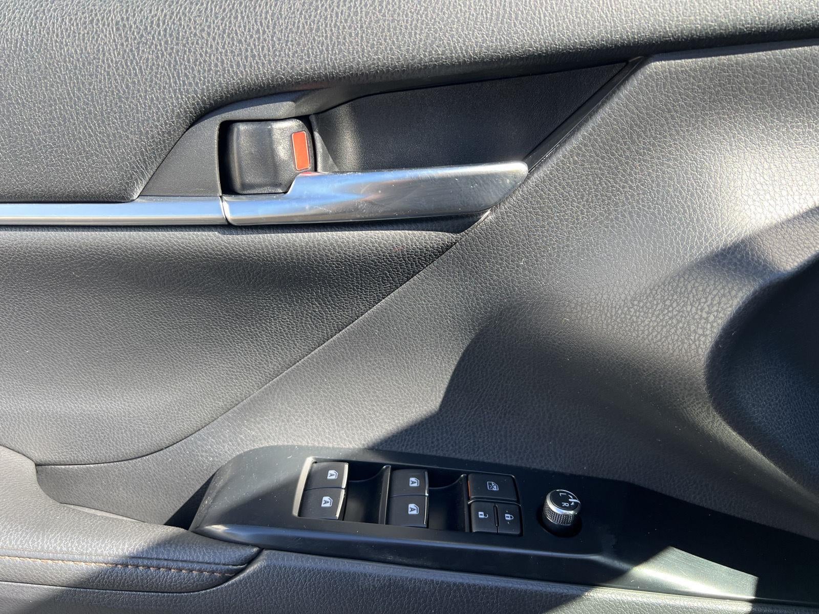 2019 Toyota Camry Hybrid XLE