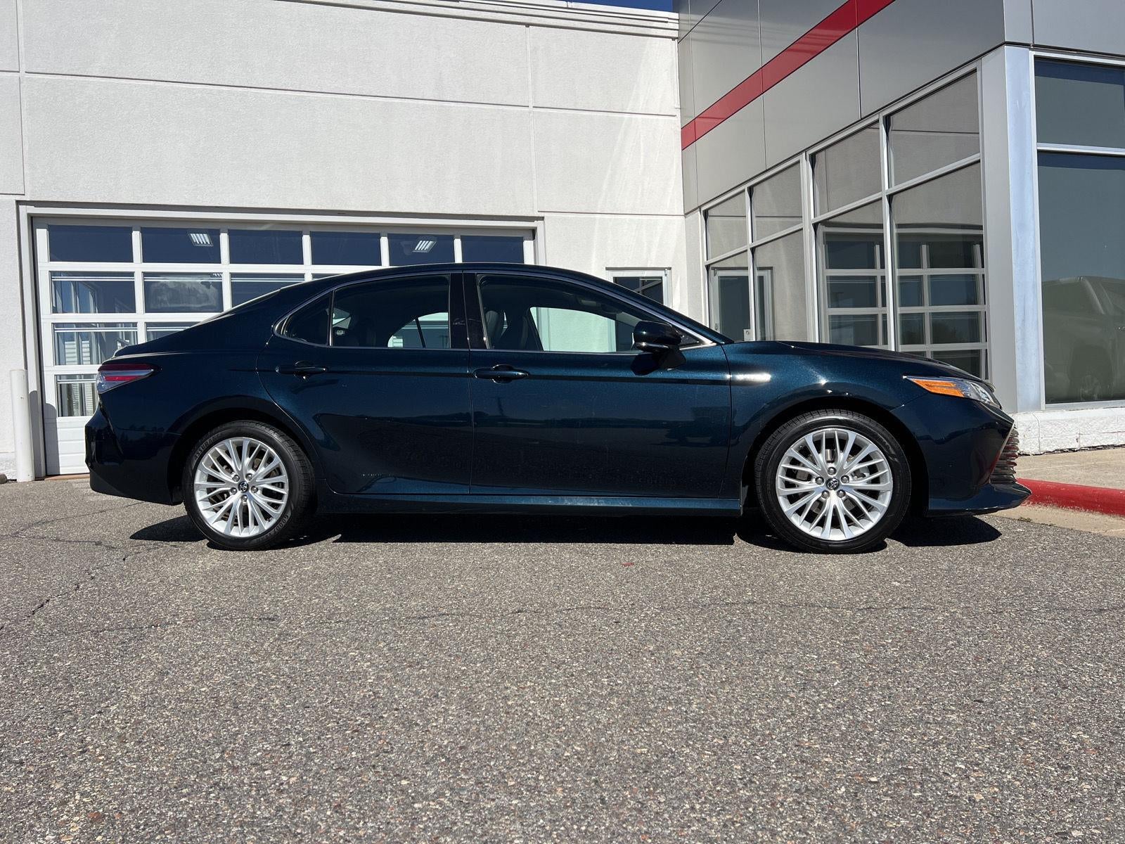 2019 Toyota Camry Hybrid XLE