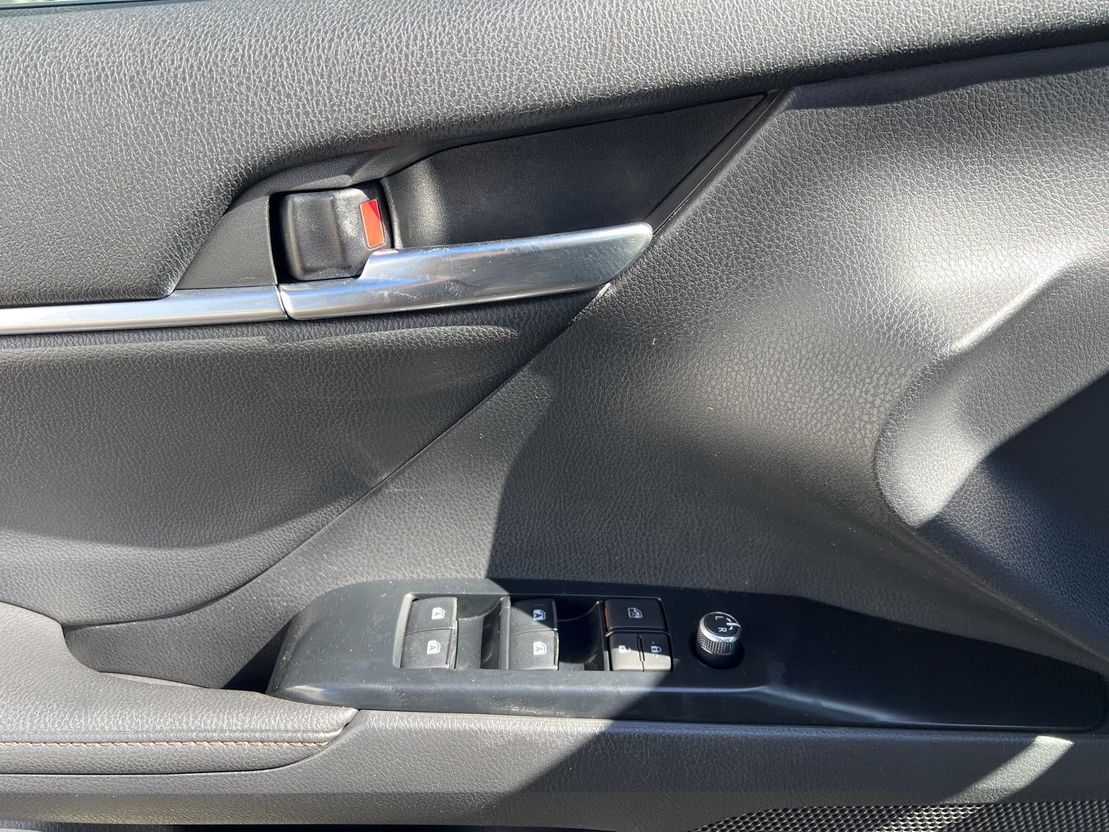 2019 Toyota Camry Hybrid XLE