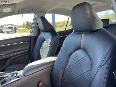 2019 Toyota Camry Hybrid XLE