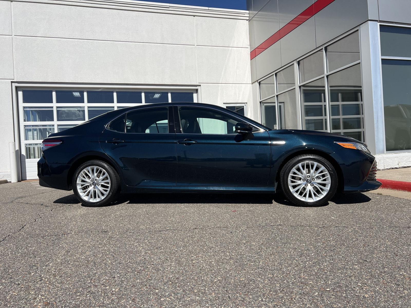 2019 Toyota Camry Hybrid XLE