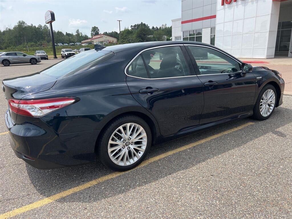 2019 Toyota Camry Hybrid XLE