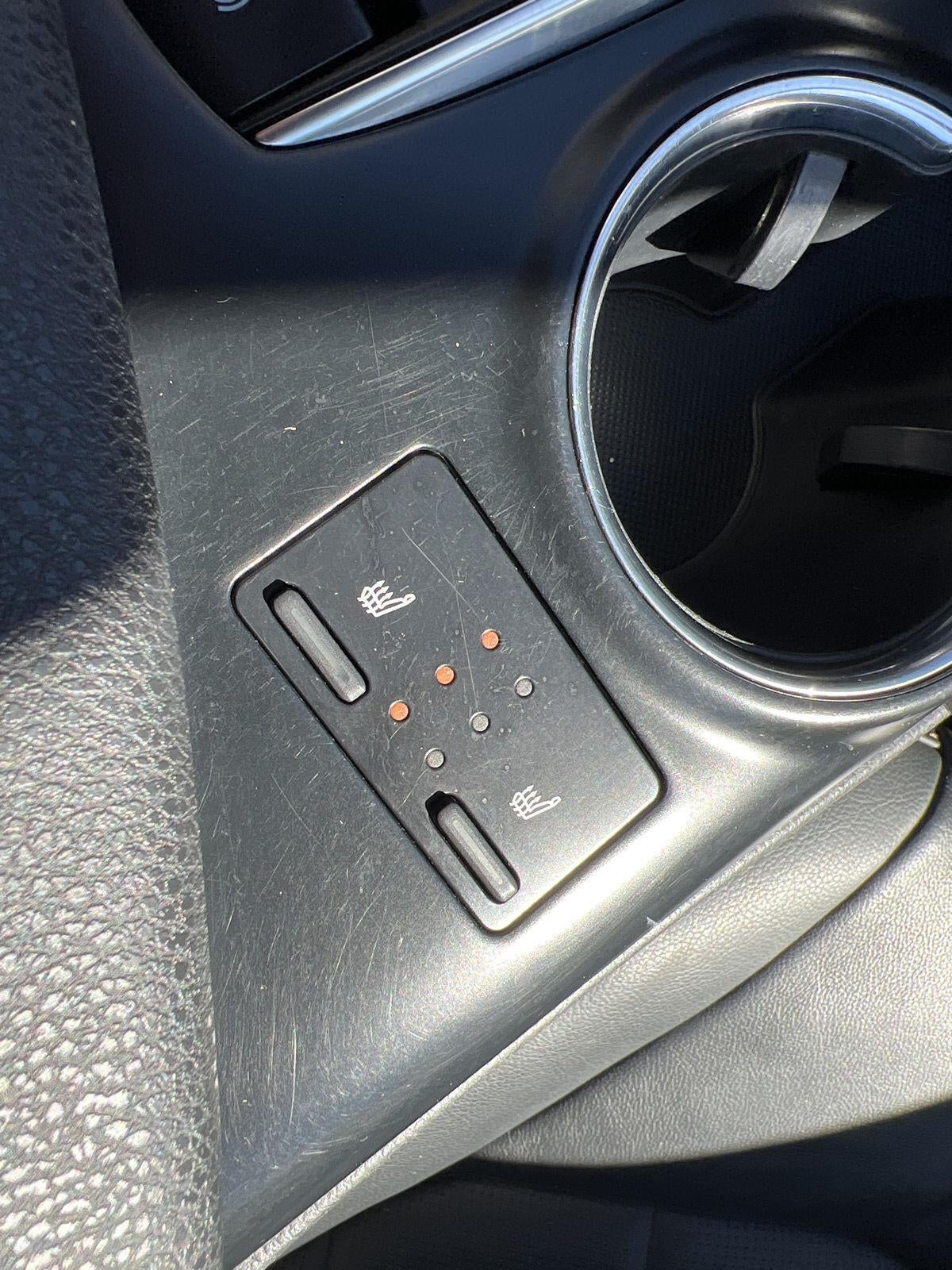 2019 Toyota Camry Hybrid XLE
