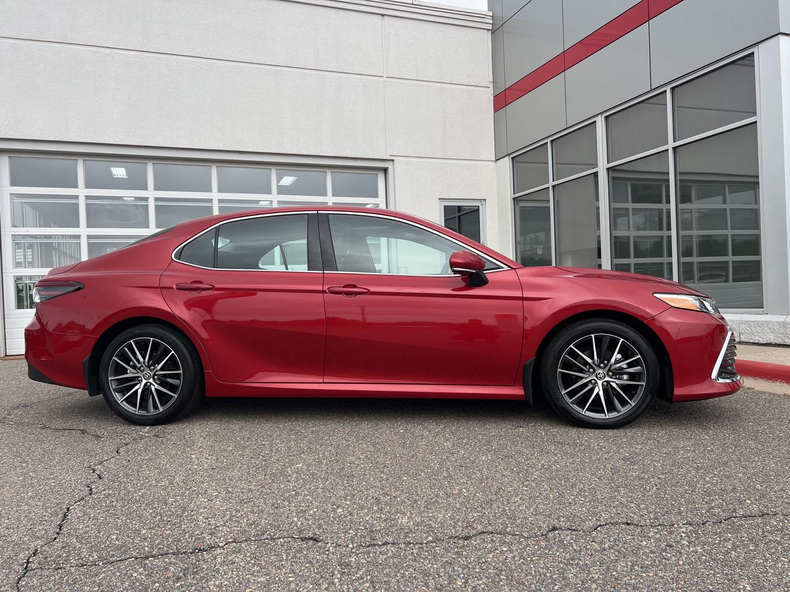 2024 Toyota Camry Hybrid XLE