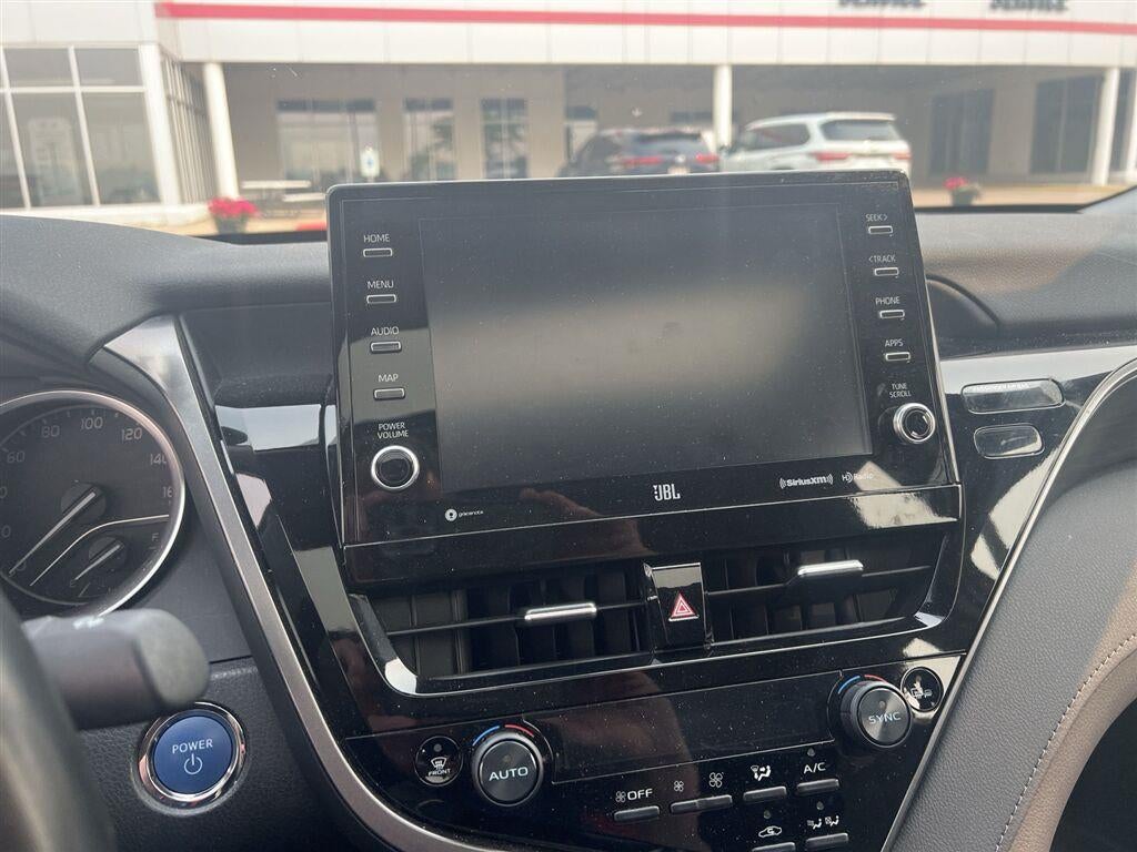 2024 Toyota Camry Hybrid XLE