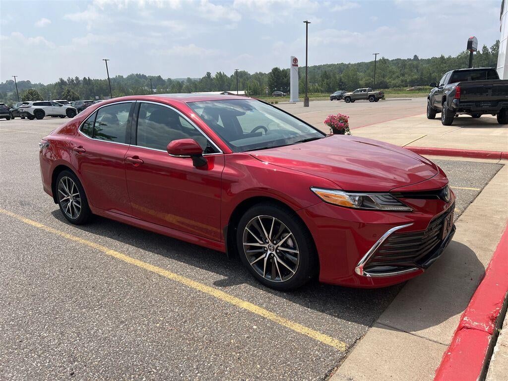 2024 Toyota Camry Hybrid XLE