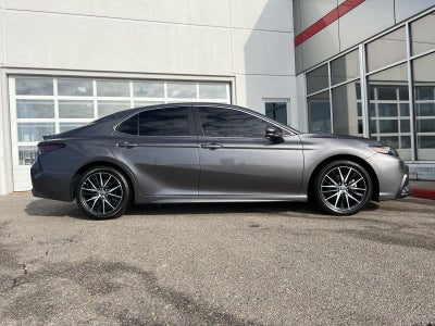 2024 Toyota Camry Hybrid SE