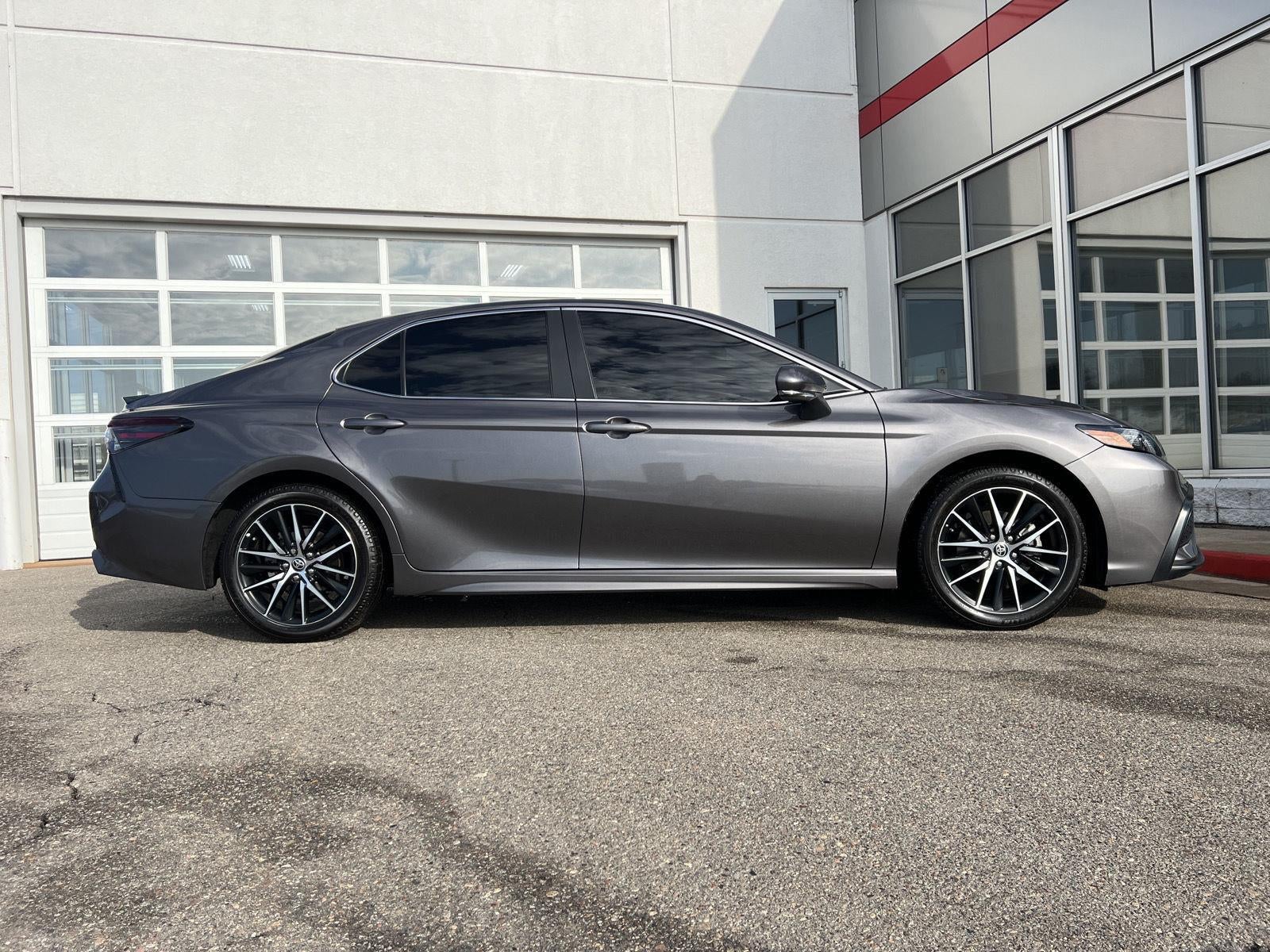 2024 Toyota Camry Hybrid SE