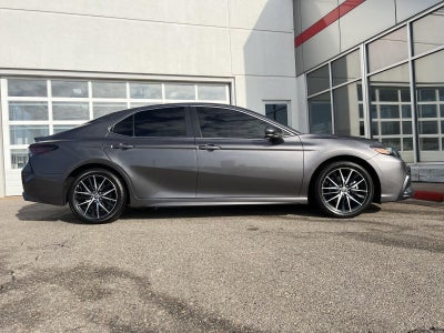 2024 Toyota Camry Hybrid SE