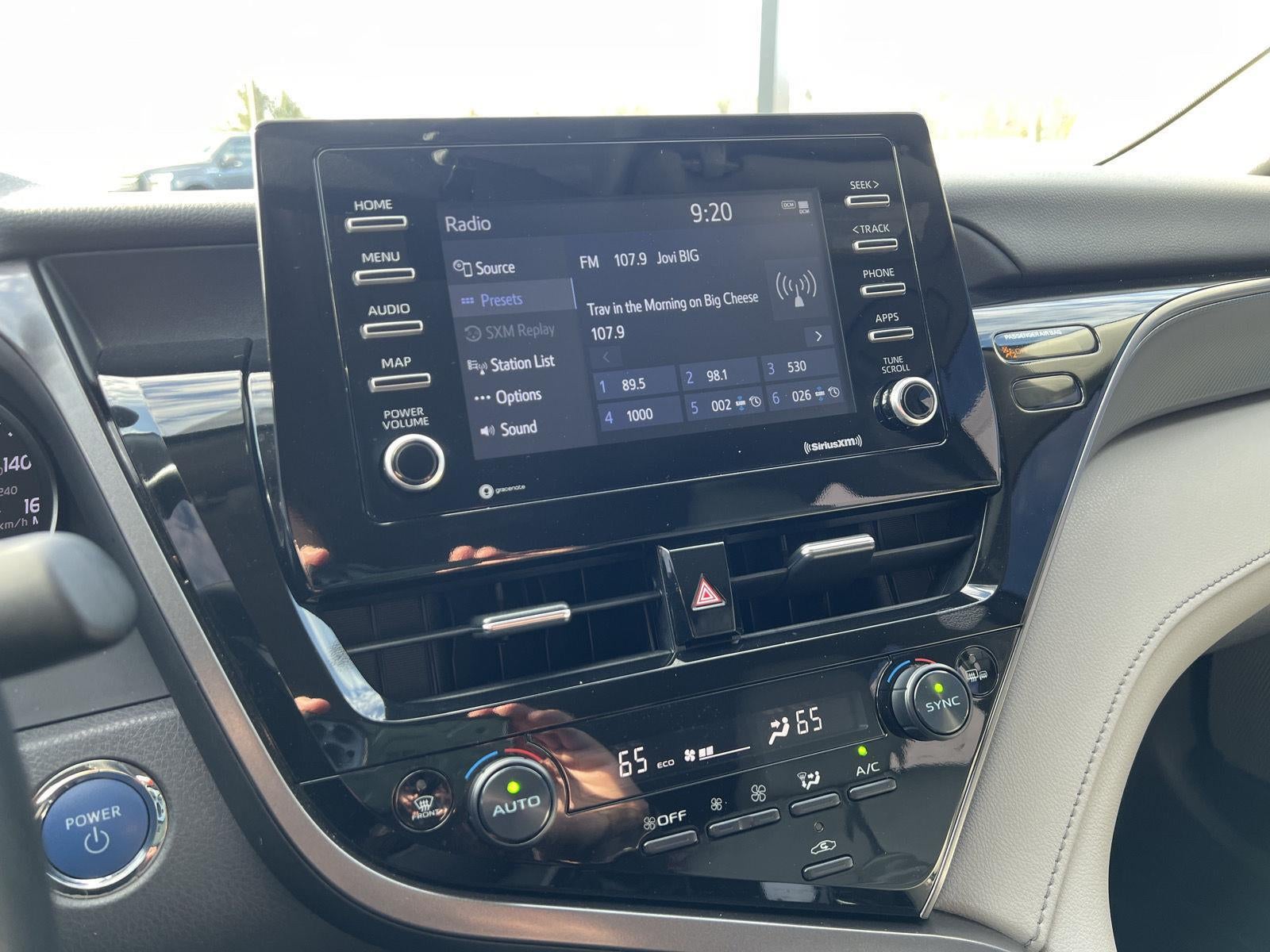 2024 Toyota Camry Hybrid SE