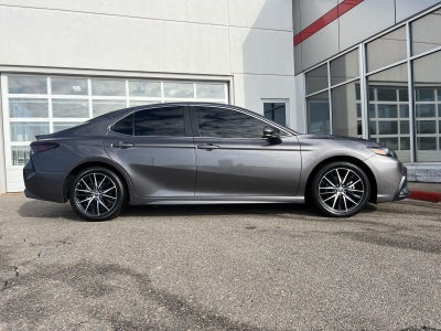 2024 Toyota Camry Hybrid SE