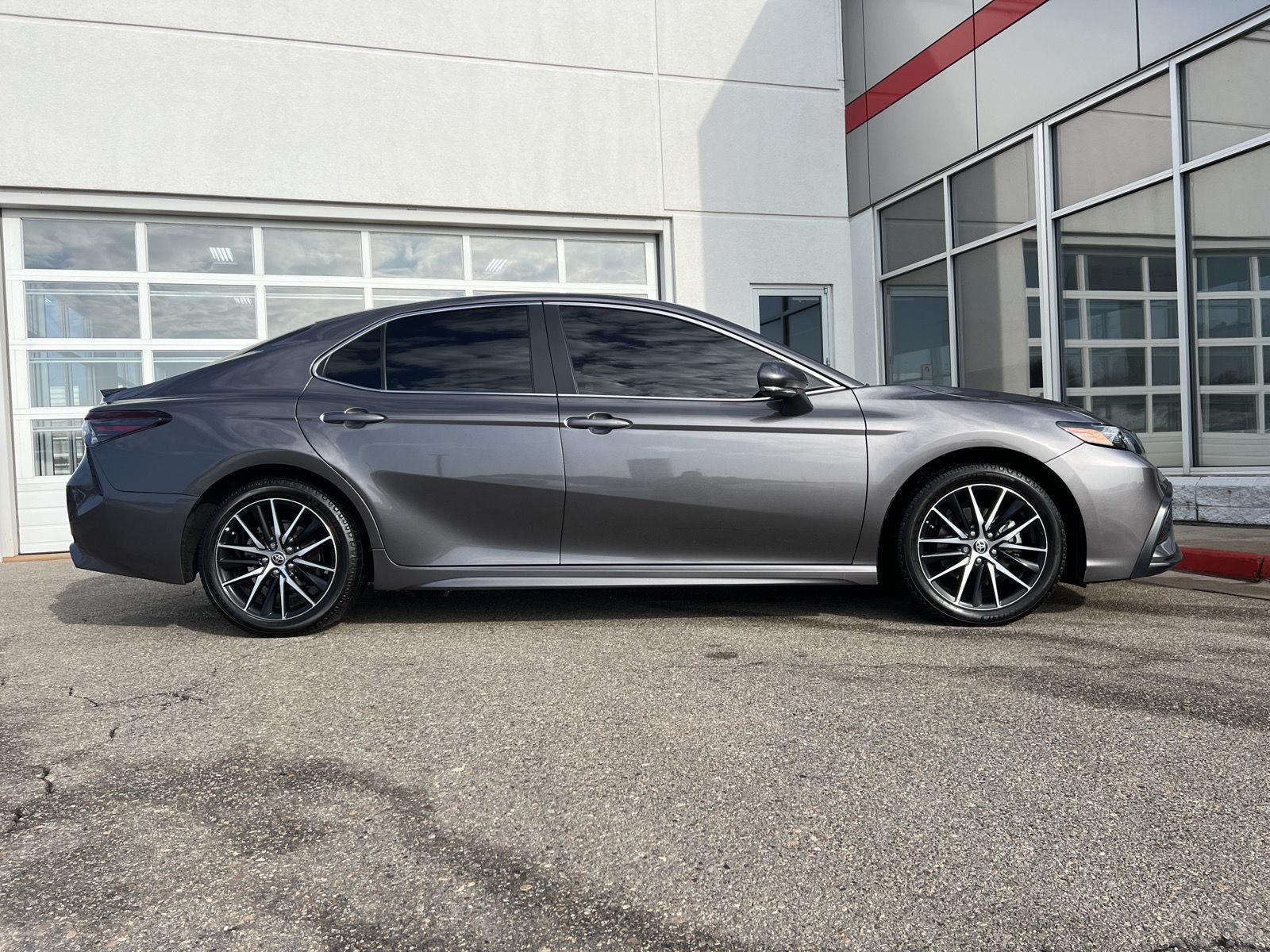 2024 Toyota Camry Hybrid SE