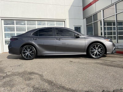 2024 Toyota Camry Hybrid SE