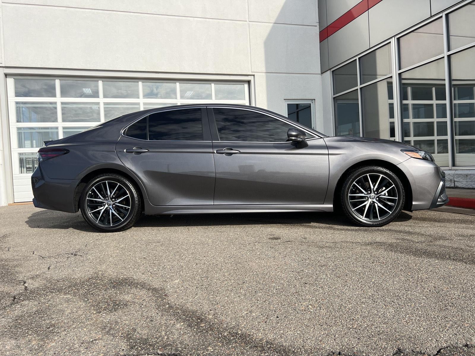 2024 Toyota Camry Hybrid SE