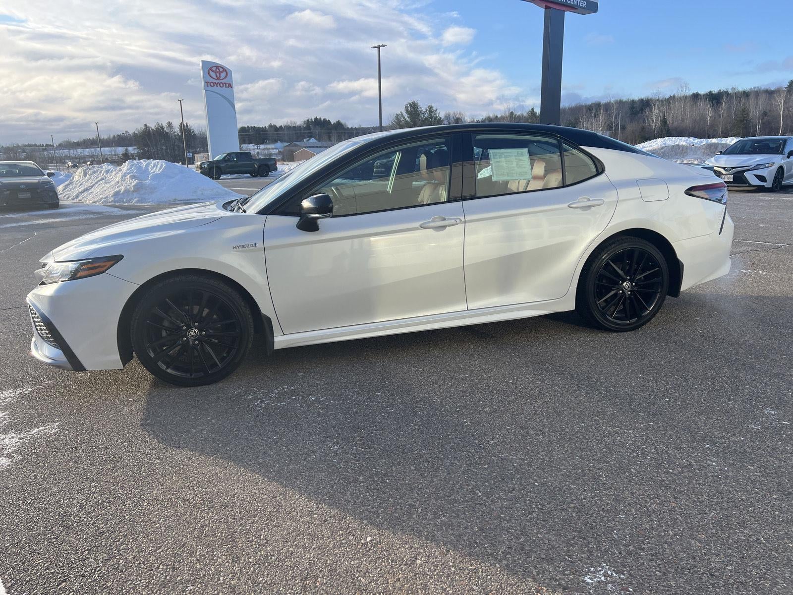 2021 Toyota Camry Hybrid XSE