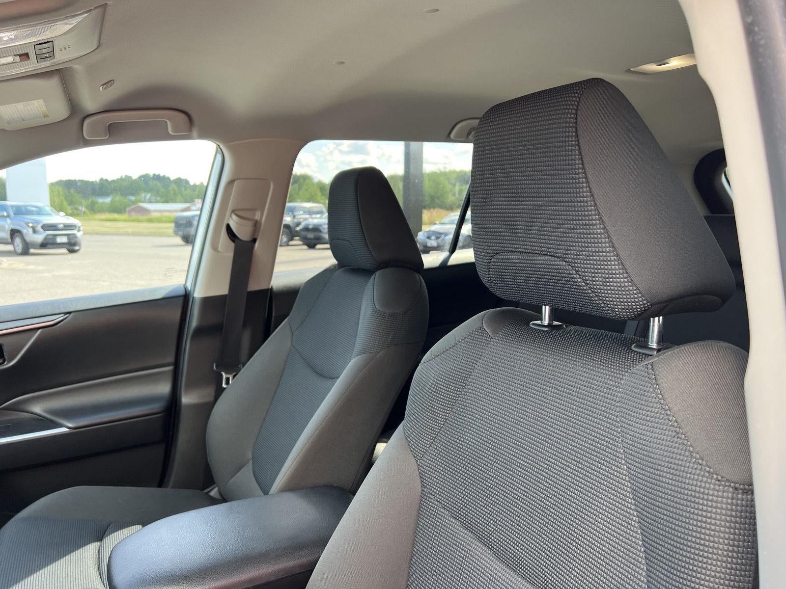 2025 Toyota Rav4 Hybrid LE