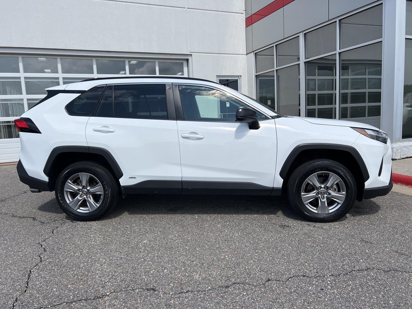 2025 Toyota Rav4 Hybrid LE