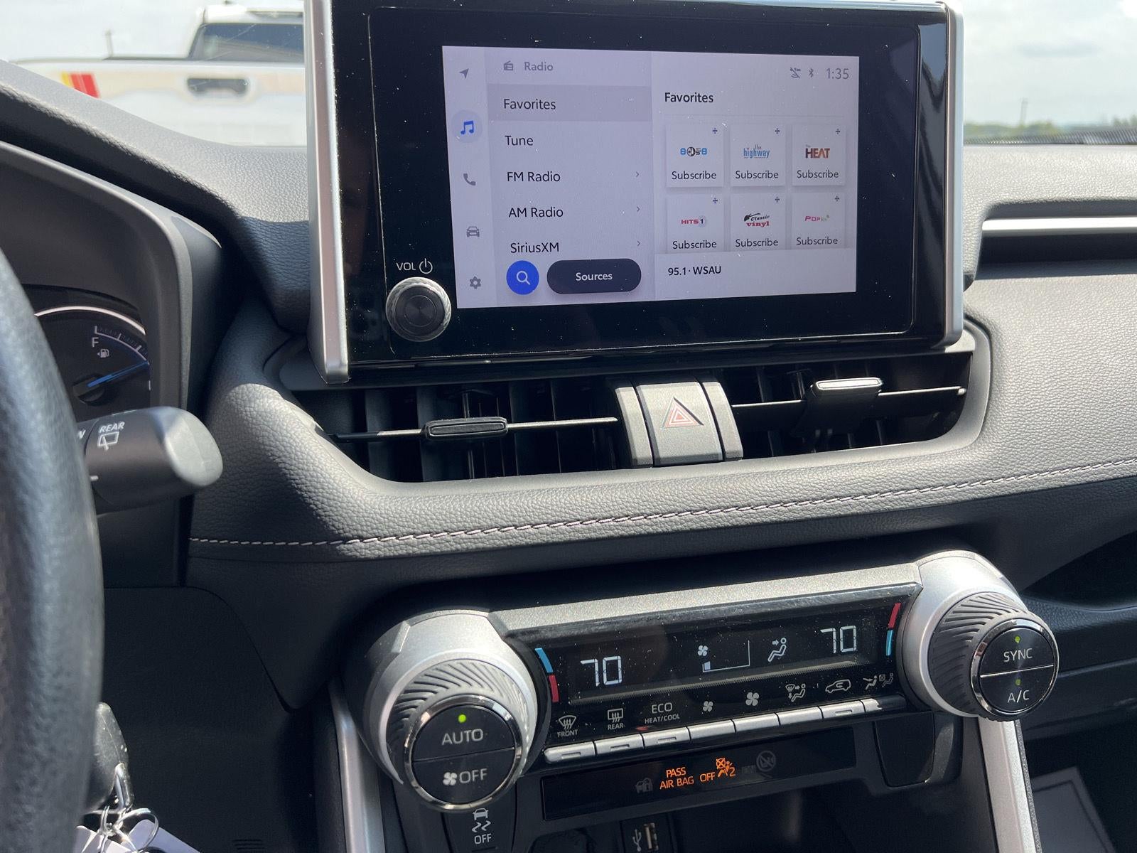 2025 Toyota Rav4 Hybrid LE