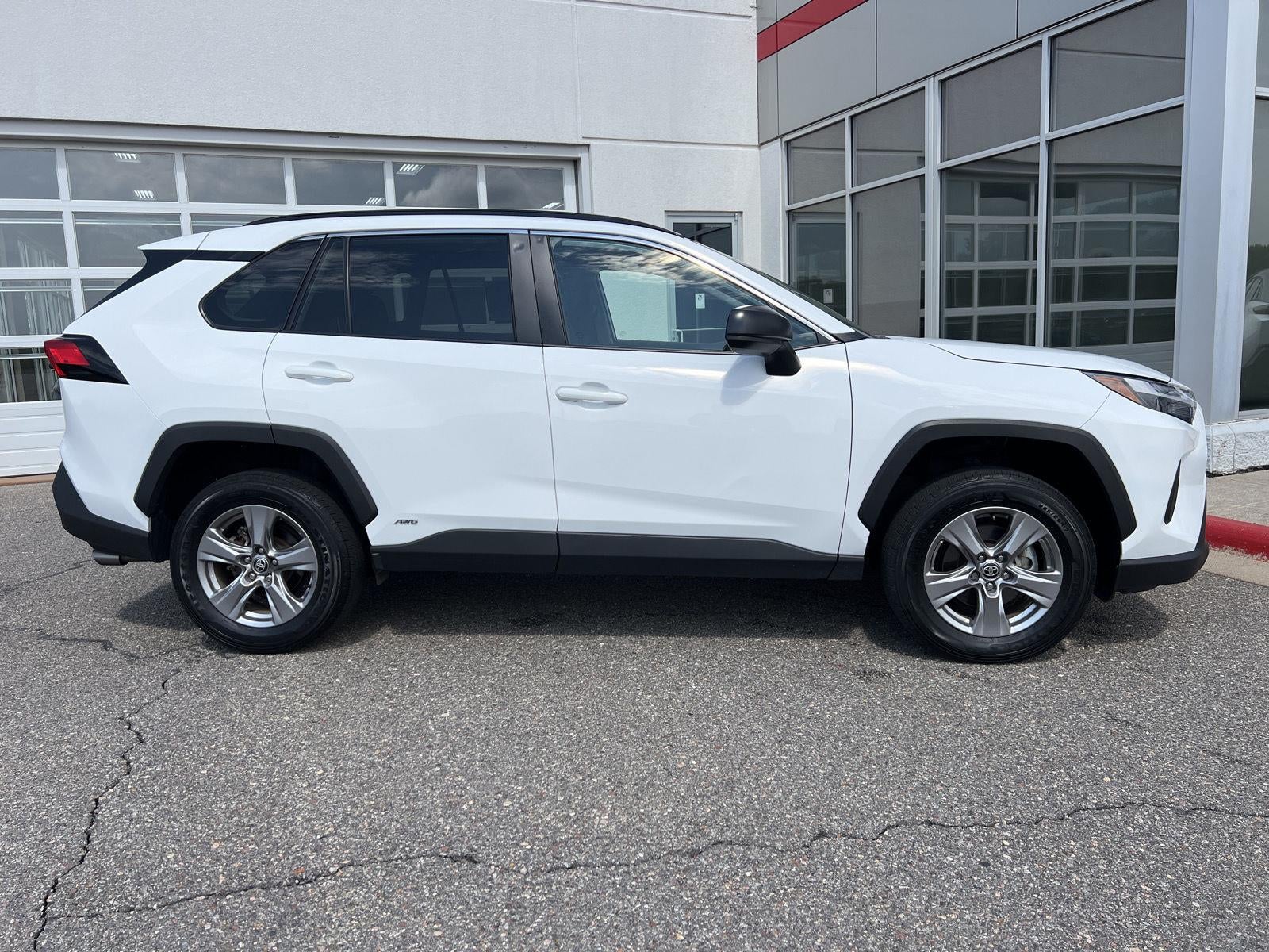 2025 Toyota Rav4 Hybrid LE