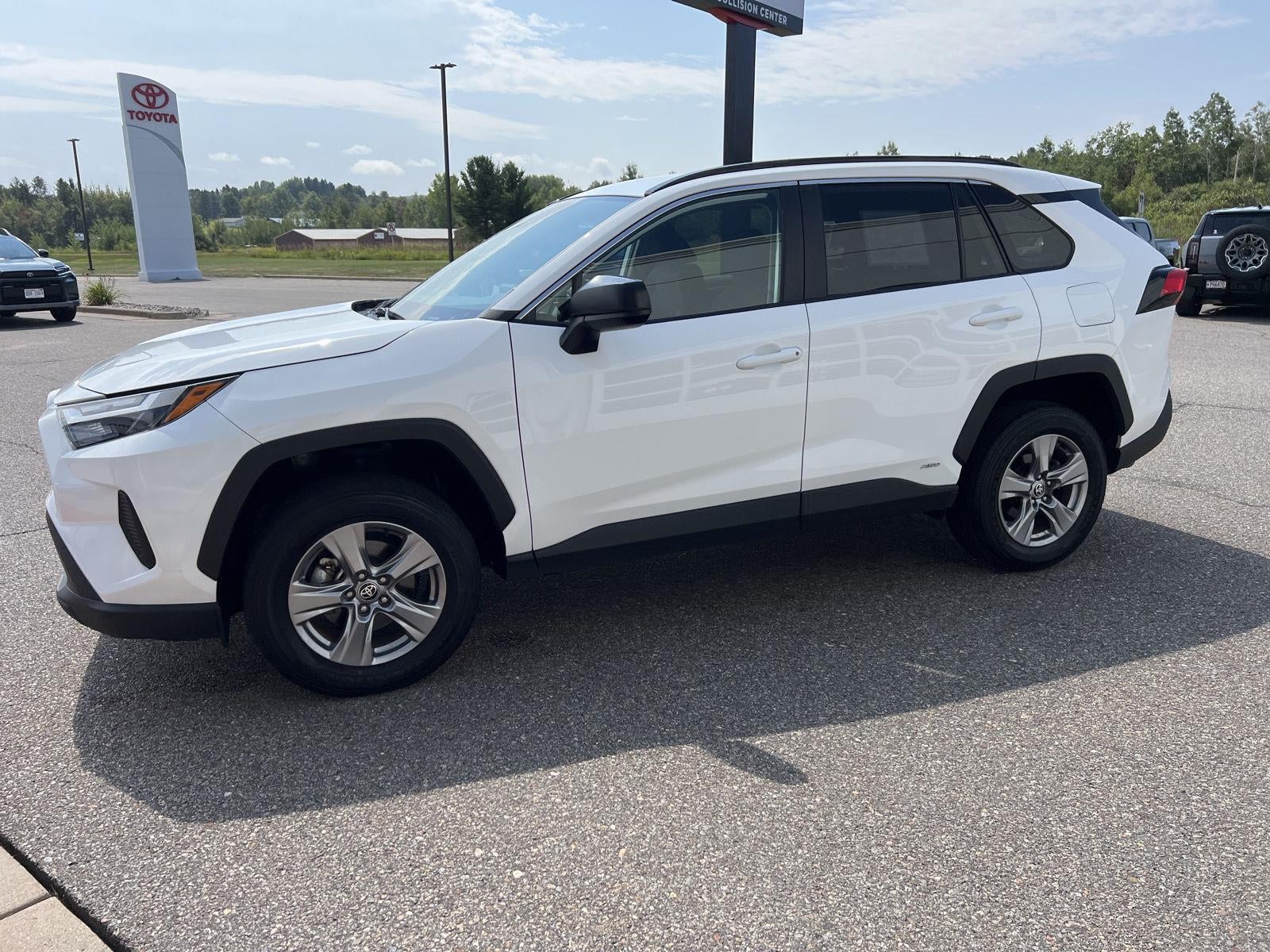 2025 Toyota Rav4 Hybrid LE