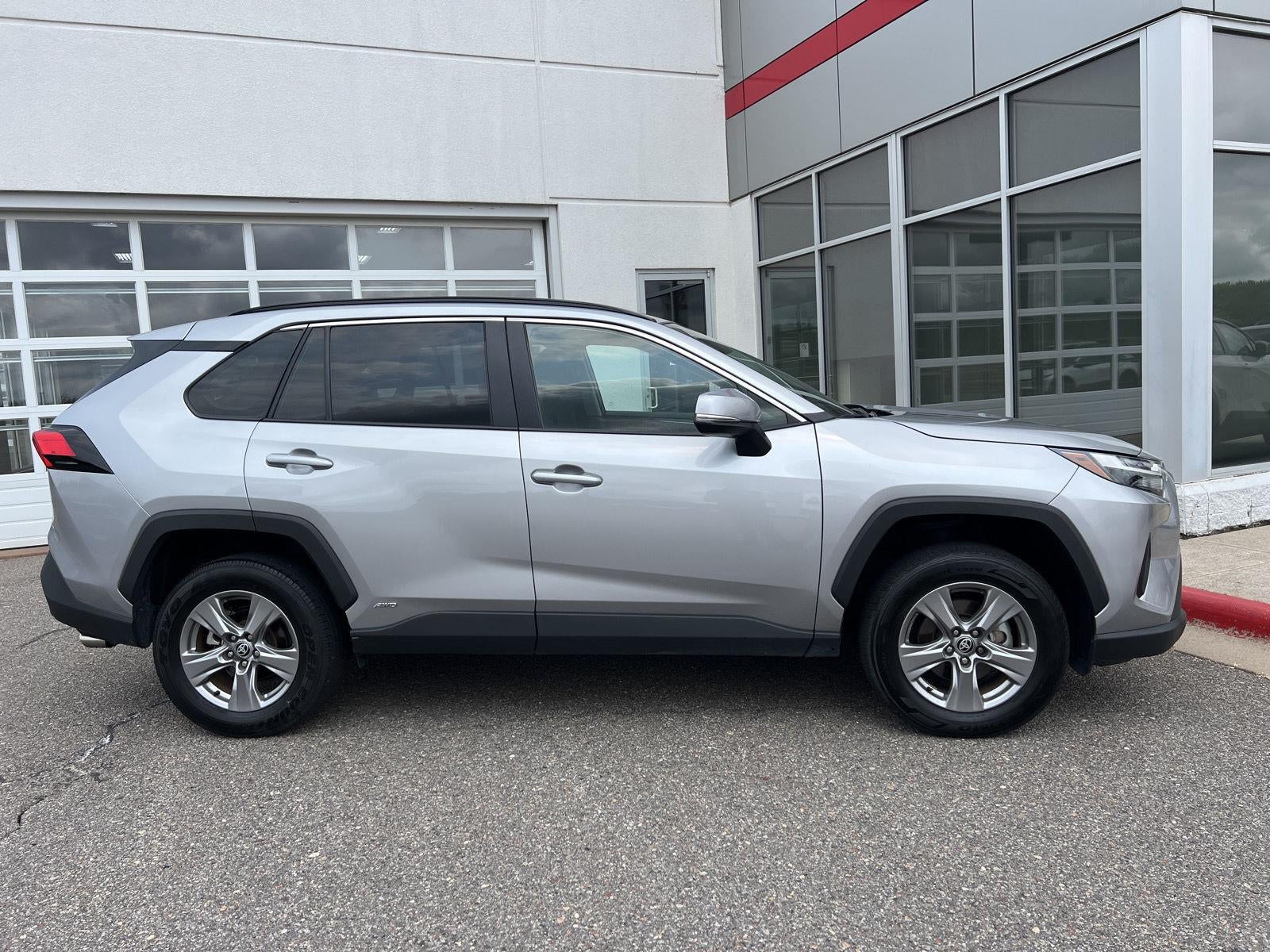 2025 Toyota Rav4 Hybrid XLE
