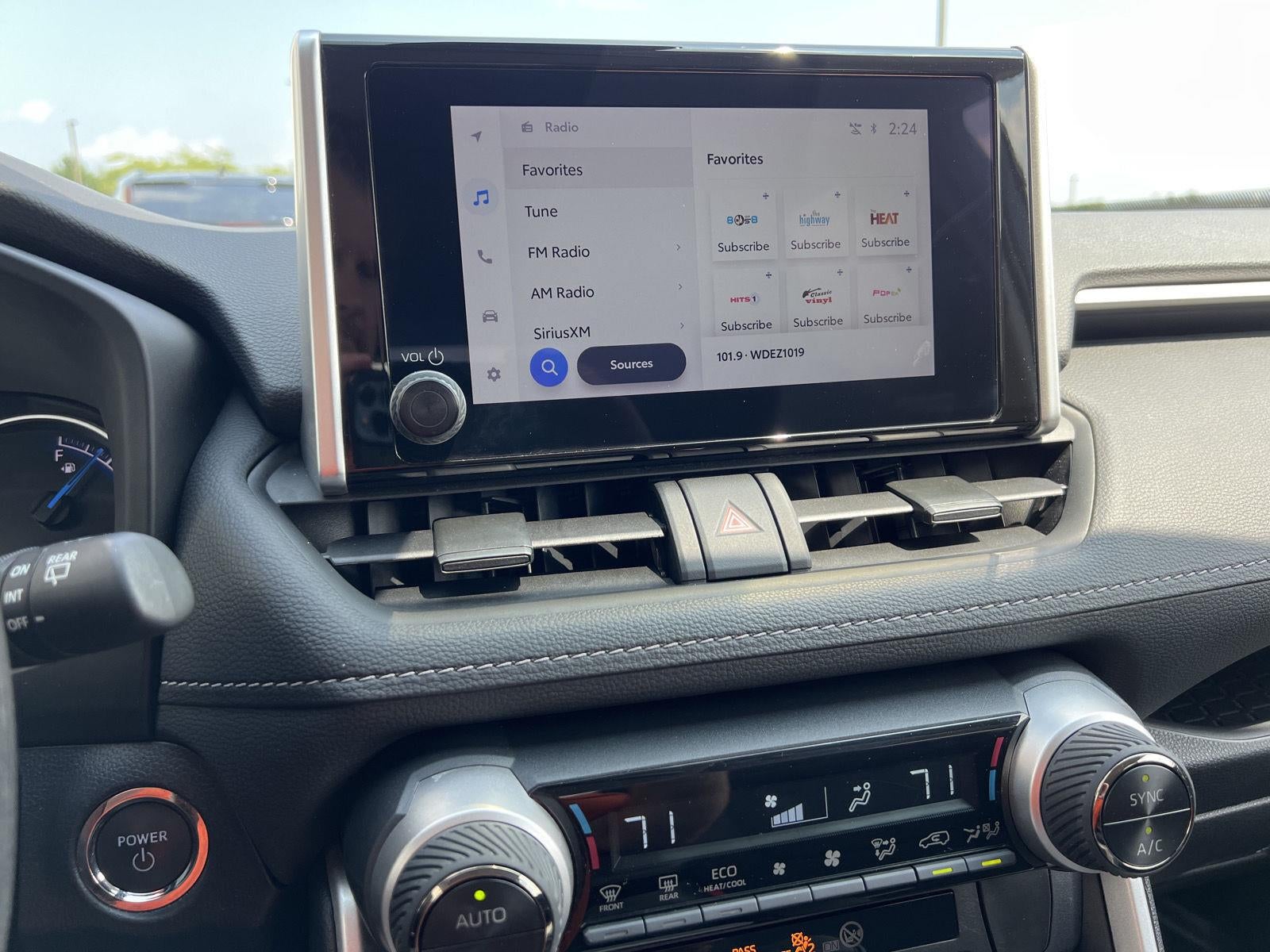 2025 Toyota Rav4 Hybrid XLE