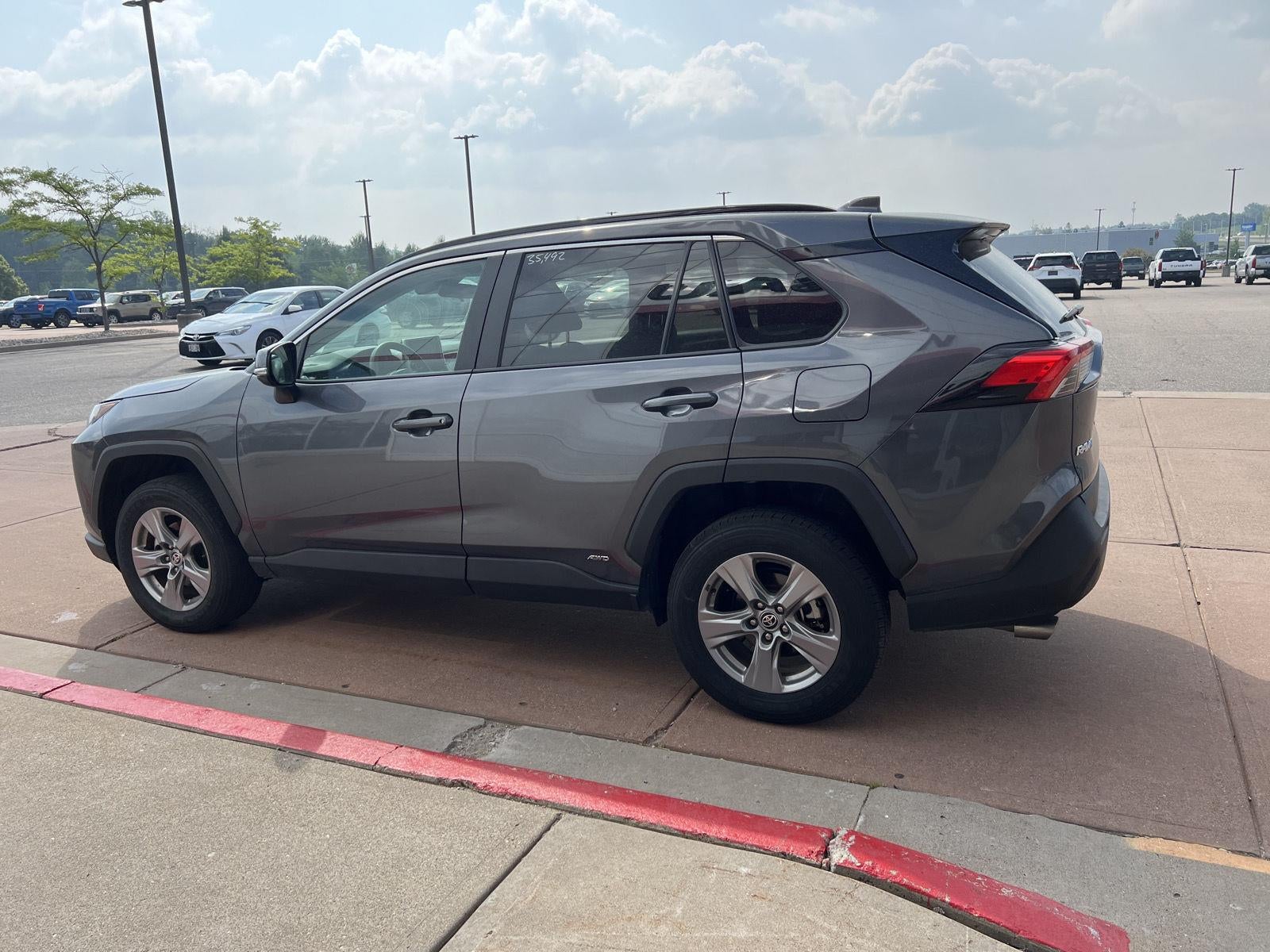 2025 Toyota RAV4 Hybrid XLE