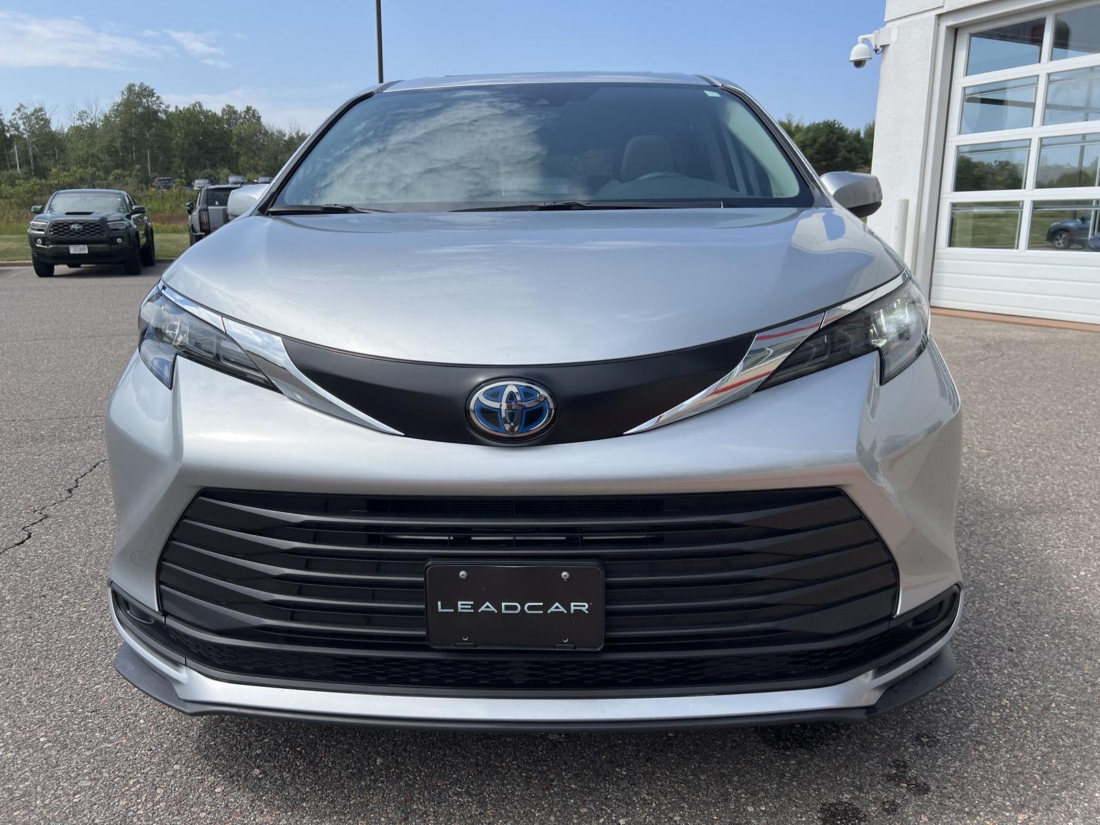 2024 Toyota Sienna LE