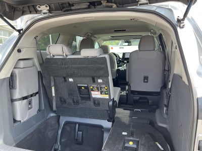 2024 Toyota Sienna LE