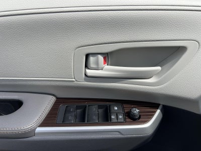2024 Toyota Sienna LE