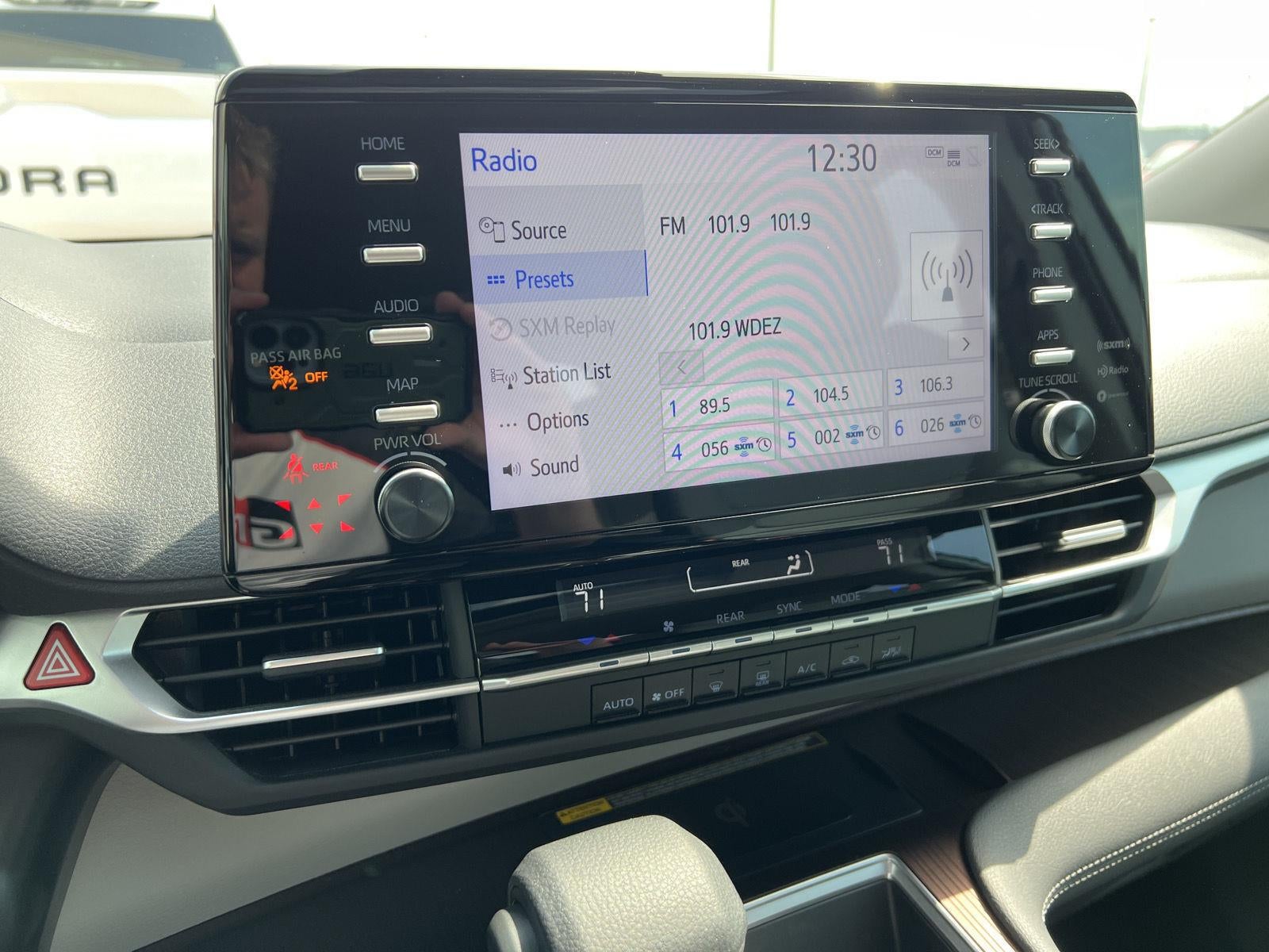 2024 Toyota Sienna LE