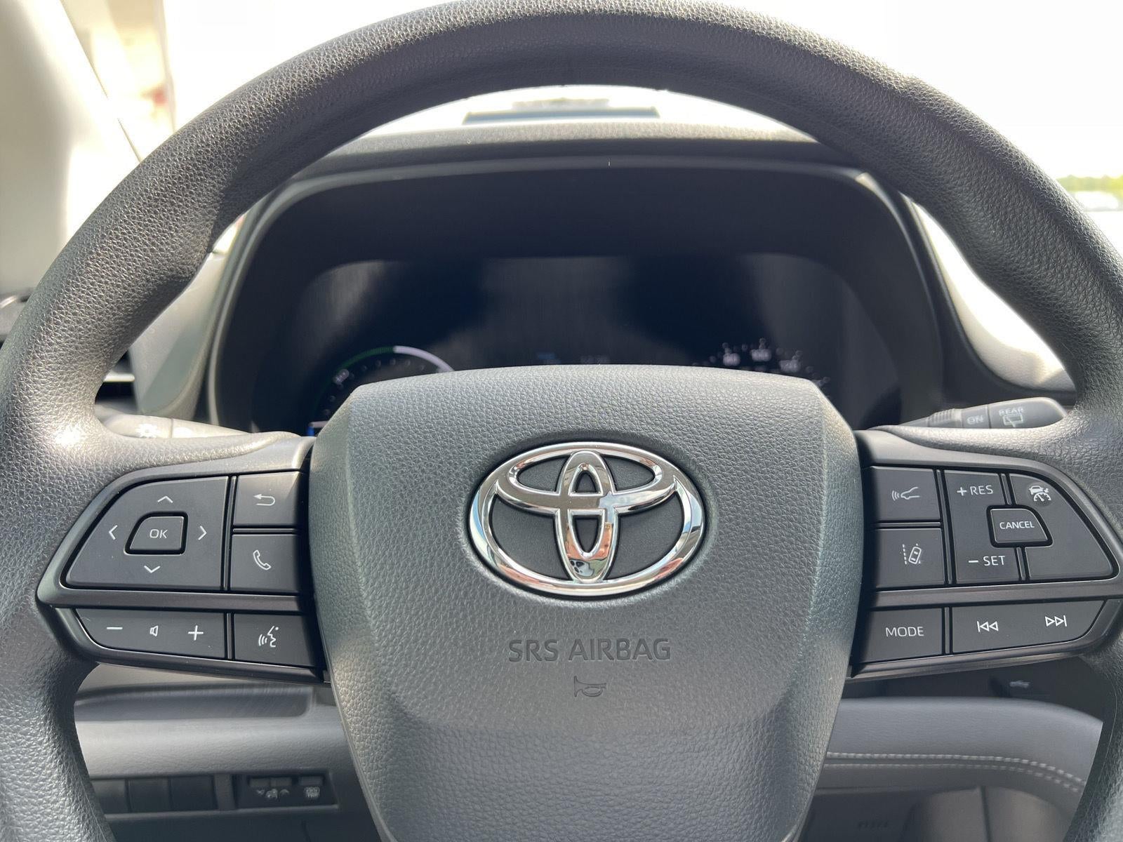 2024 Toyota Sienna LE