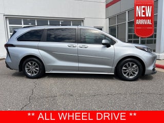2024 Toyota Sienna LE
