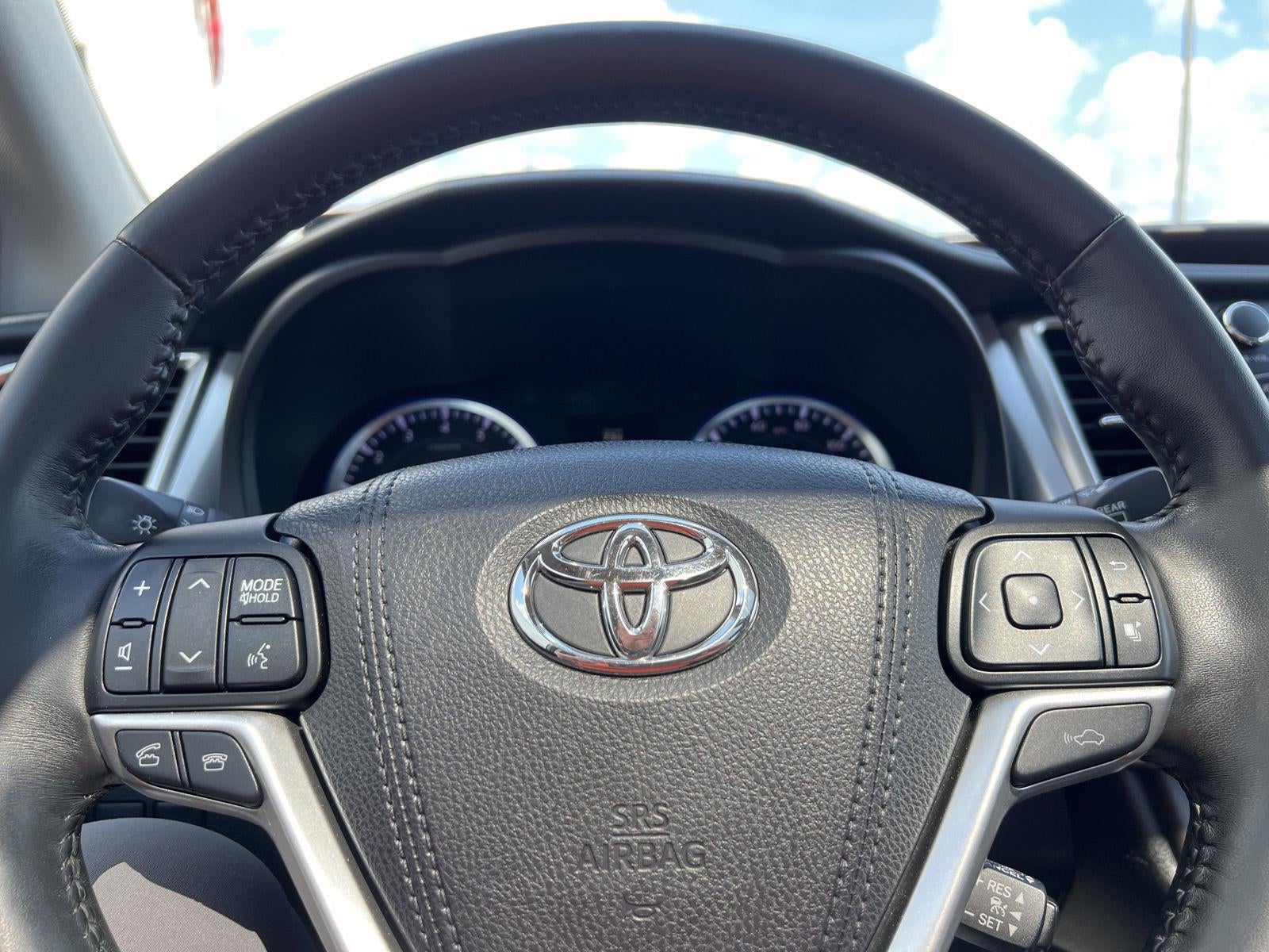 2016 Toyota Highlander Limited Platinum