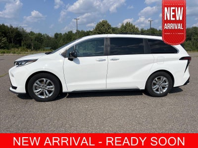 2022 Toyota Sienna XSE