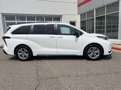 2022 Toyota Sienna XSE