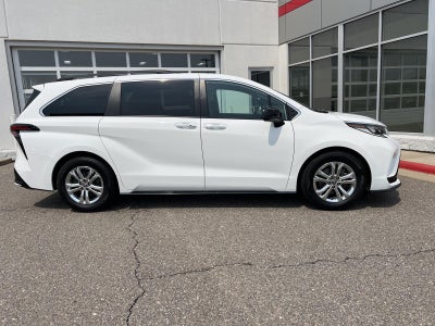2022 Toyota Sienna XSE