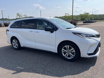 2022 Toyota Sienna XSE
