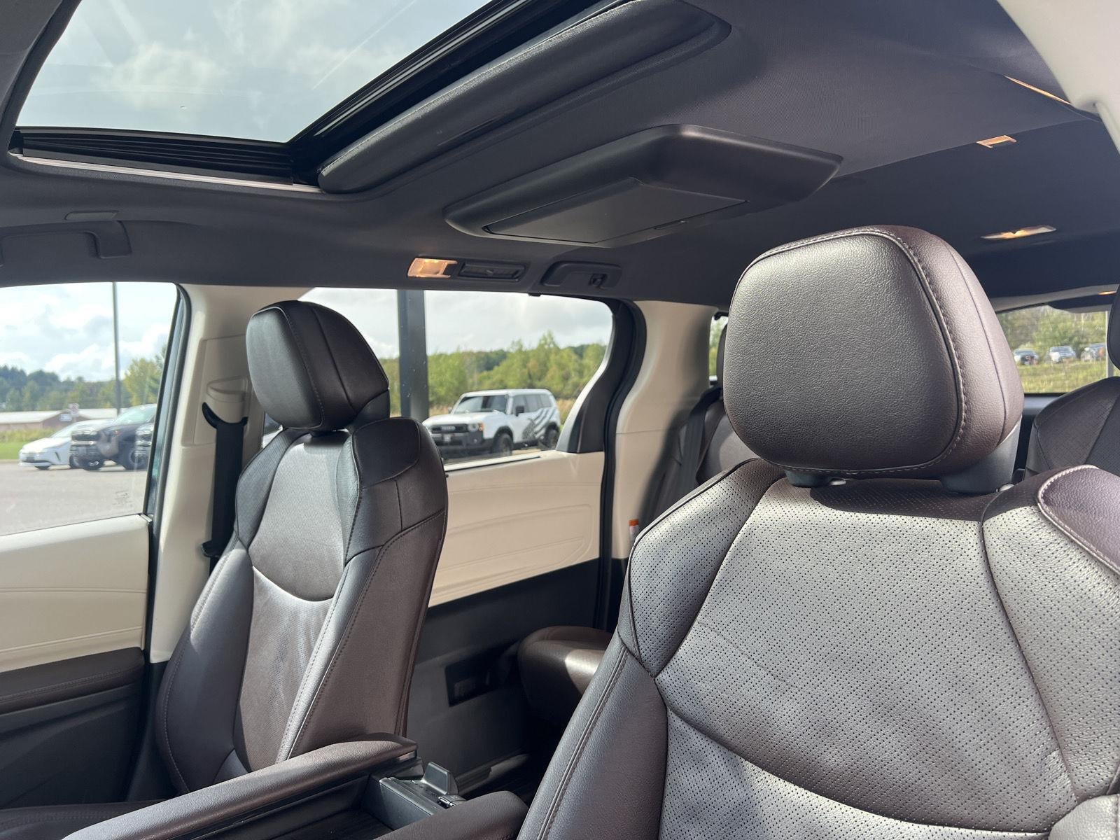 2021 Toyota Sienna Platinum