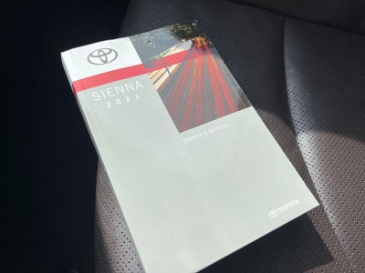 2021 Toyota Sienna Platinum